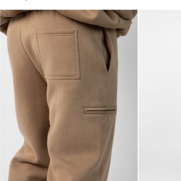 Affirmation Straight Leg
Sweatpants in Teddy - Picture 3 of 8